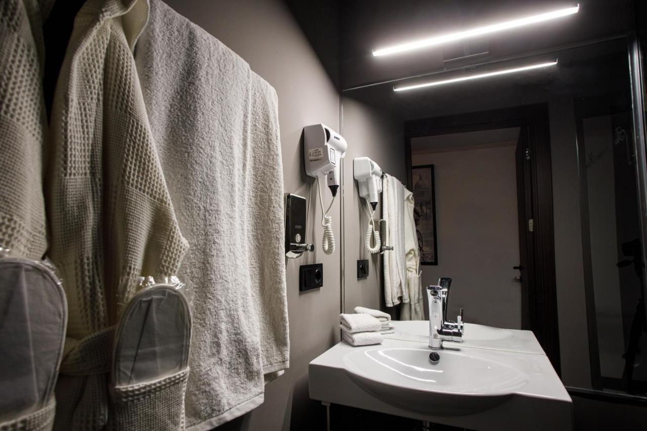The Phoenix Boutique Hotel Yerevan Luaran gambar